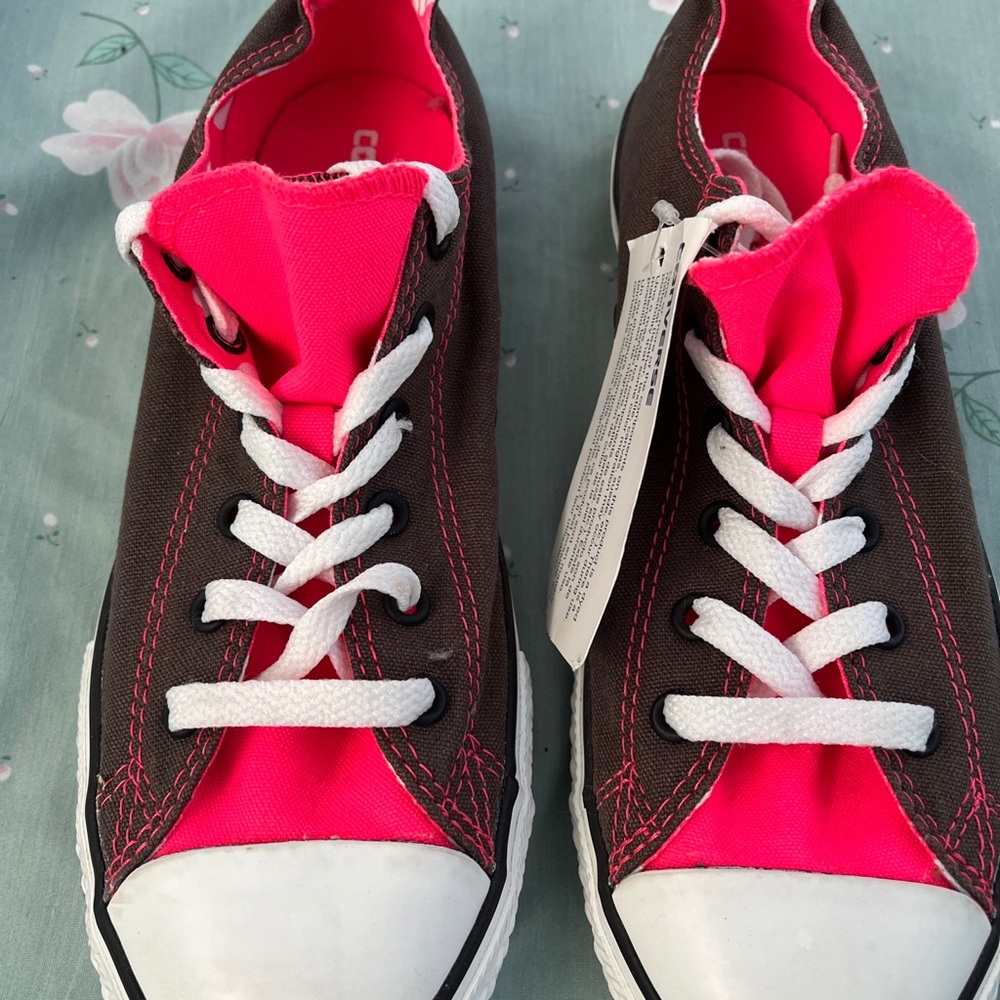 NWT Junior All Star Low Tops Converse